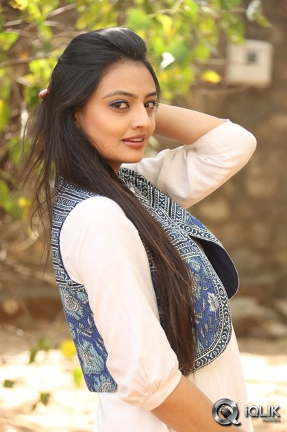 Nikitha-Narayan-at-Ladies-and-Gentlemen-Platinum-Disc-Function